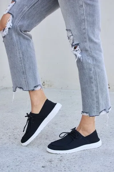 Forever Link Flat Round Toe Lace-Up Sneakers