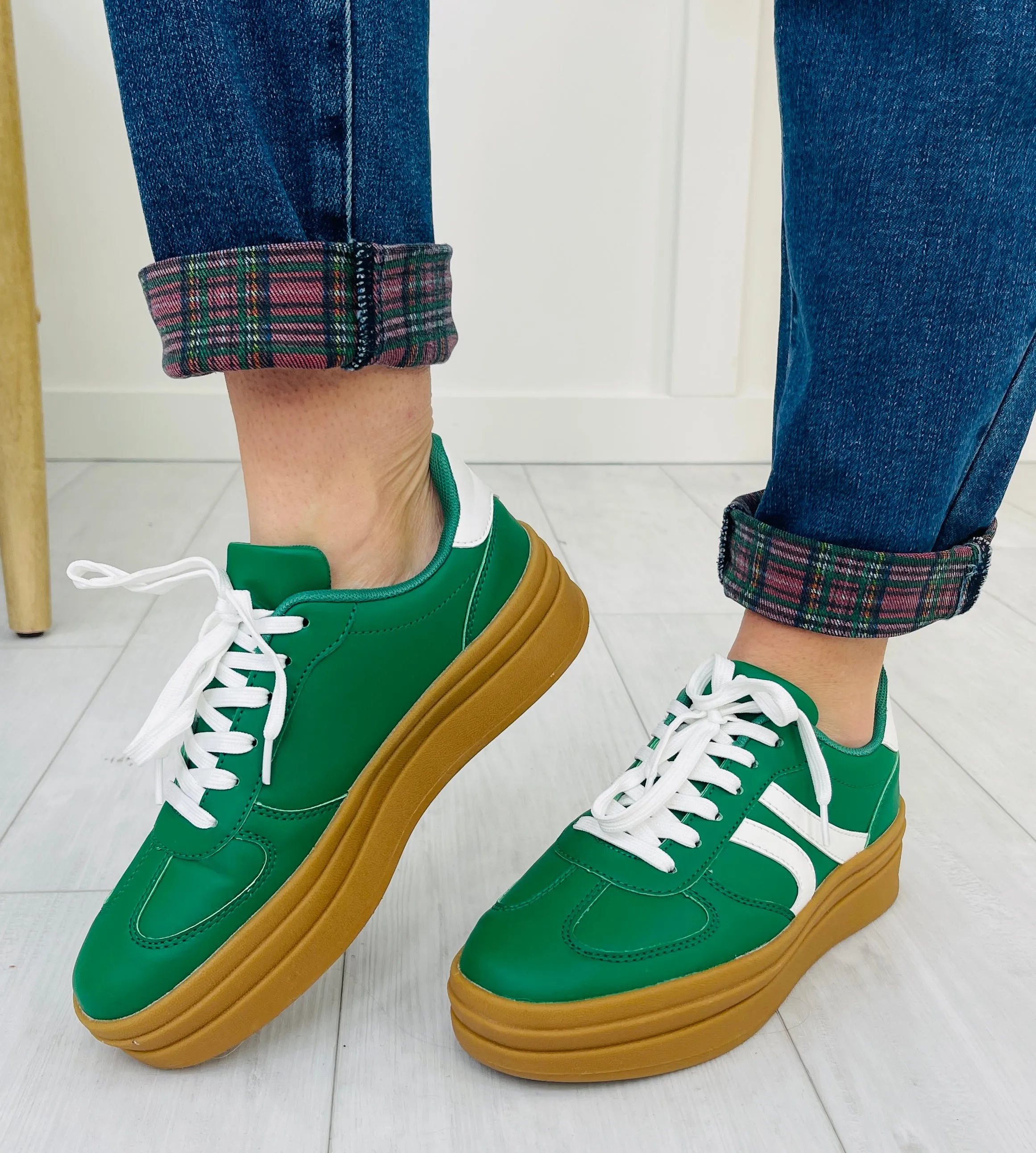 Run The World Sneakers In Green